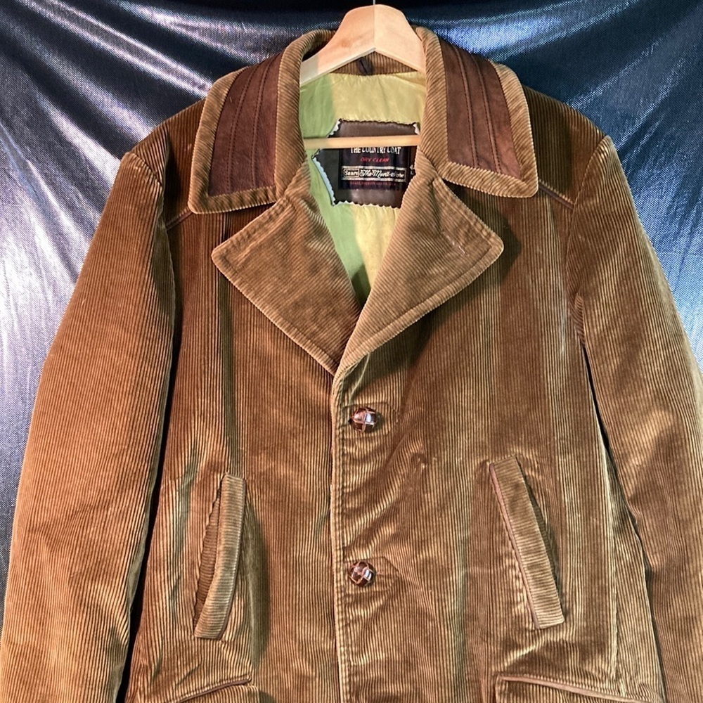 Vintage 1970’s The Country Coat Sears brown corduroy overcoat. 44l. Wool lining